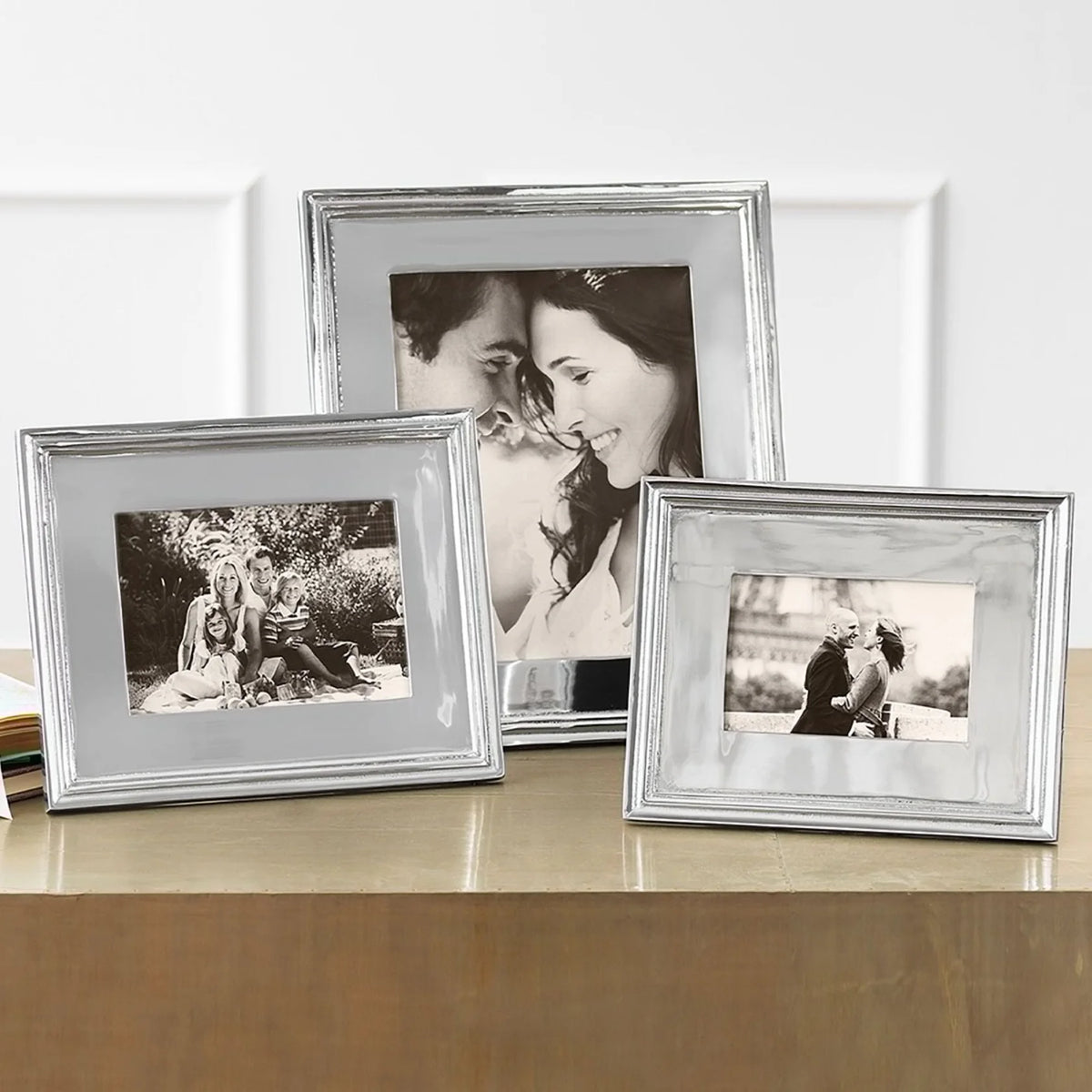 Mariposa Classic 5x7 Engravable Frame